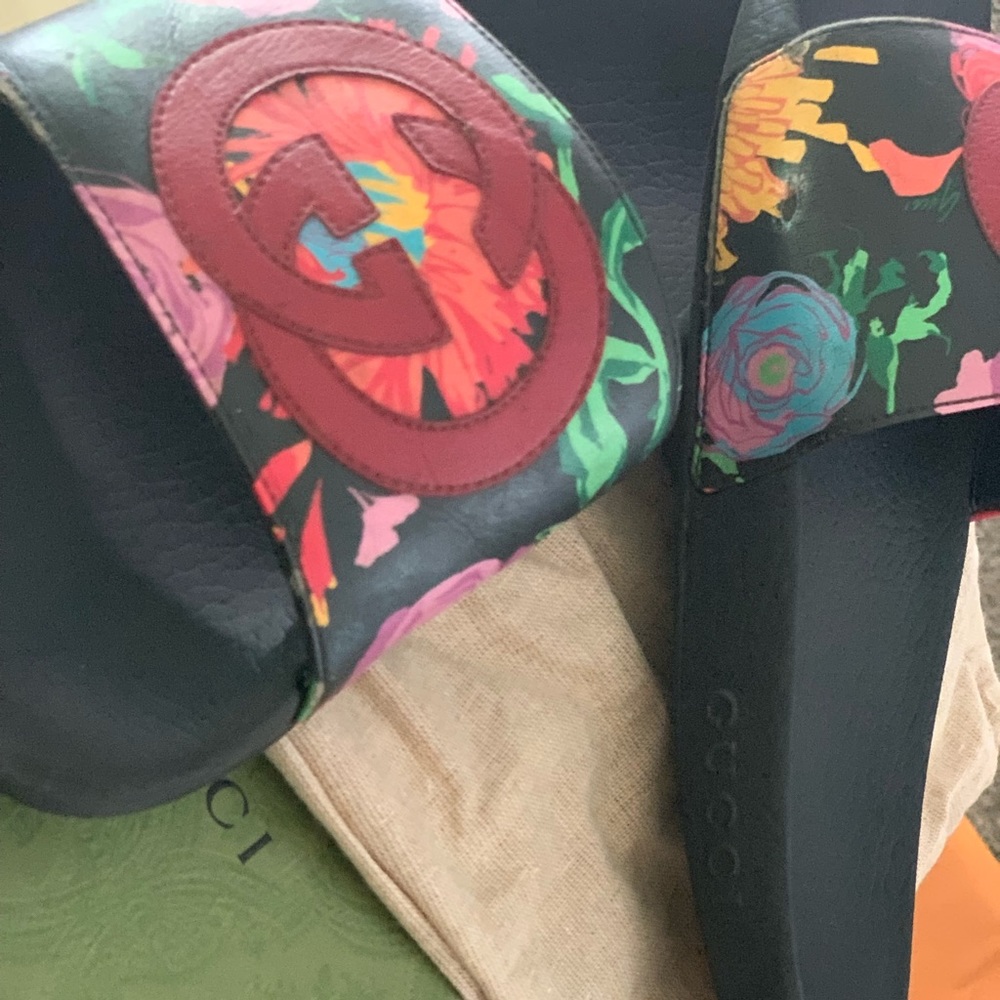 Gucci slide authentic